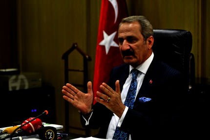 'Paniğe gerek yok su yatağında akıyor'