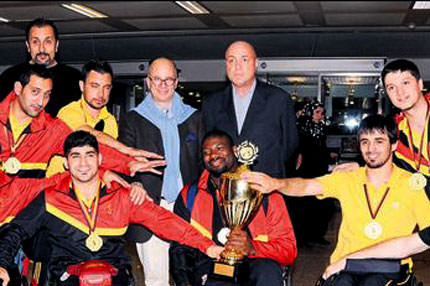 Şampiyon Aslanlar’a büyük onur