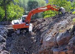 Bahçesinden 1.5 ton altın sinyali aldı