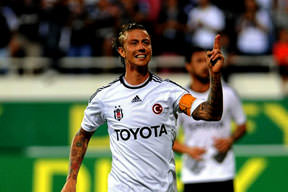 Ve Guti İspanya'ya dönüyor