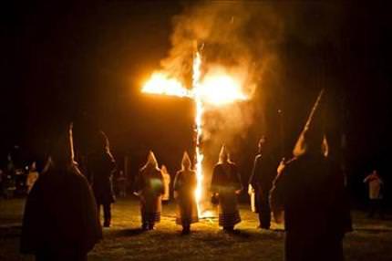 Ku Klux Klan geri döndü!