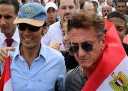 Sean Penn Tahrir sokaklarında