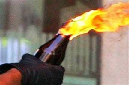 Karakola molotoflu saldırı