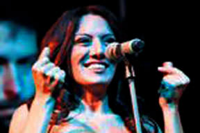 Sibel'den müthiş performans