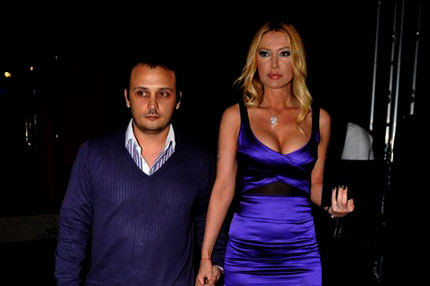 11 milyon $’ı eşine feda etti