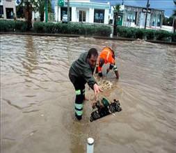 Şiddetli yağmur Ege'yi vurdu