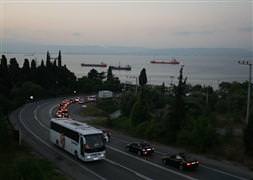 Otobüsten 2 kişi indi, yolcular paniğe kapıldı