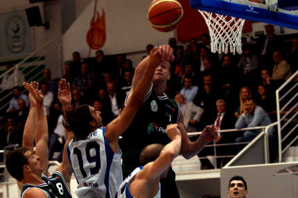 Anadolu Efes Ağa'yı geçemedi