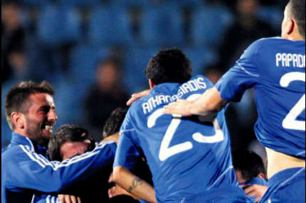 Yunanistan işini biliyor