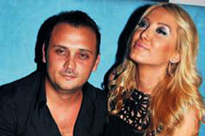 Ünlü çiftten yaylım ateşi