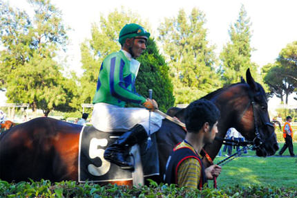 Jokeyin çivisini söktüler