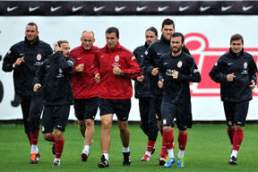 Cimbom tam kadro çalıştı