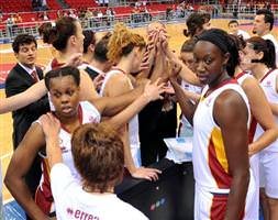 Aslan Taurasi ile farka koştu