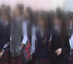 Okul müdürü öğrencileri rehin aldı!