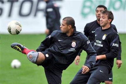 Galatasaray'a çifte müjde!