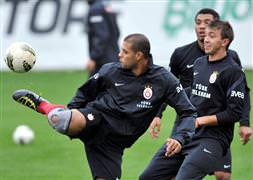 Galatasaray'a çifte müjde!