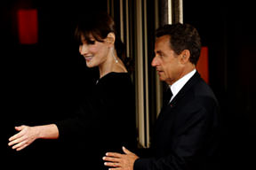 Carla Bruni doğum yaptı