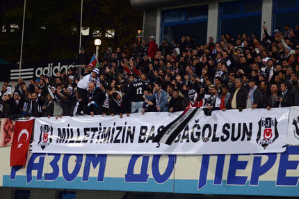 Siyah banta izin yok