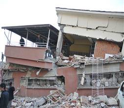 Türkiye Van için seferber oldu