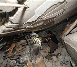 6.5 saat sonra enkazdan kurtarıldı