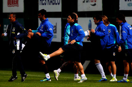 Fenerbahçe derbi maçının startını verdi