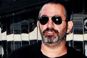 Simsiyah Yılmaz