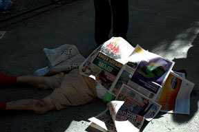 Profesör pencereden yere düştü