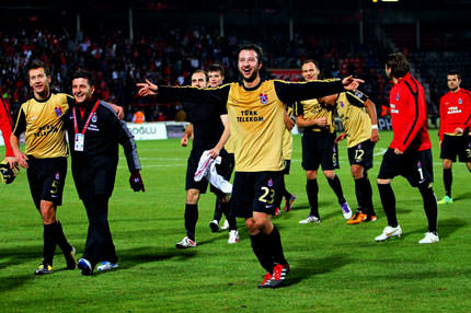 Grip olan Giray serumla oynadı