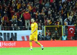 'Devre arasında bize gel Servet'...