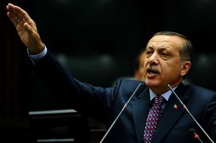 Maaşını Van’a bağışladı