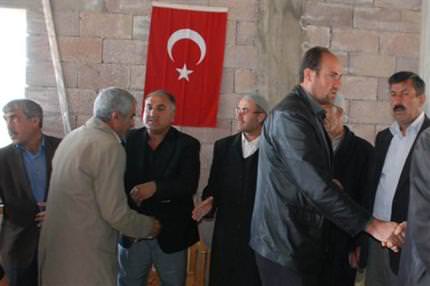 PKK’lının cenaze evine Türk bayrağı asıldı-2