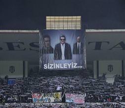 Efsane pankart geri döndü!