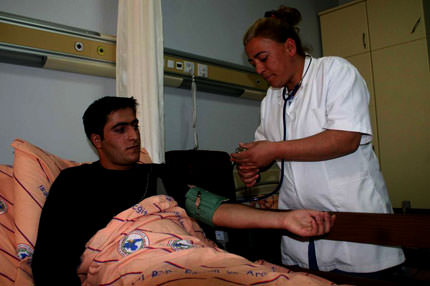 Susayınca parmağımı emdim