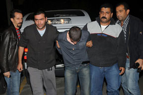 2 milyonu çaldı kebapçıda yakalandı