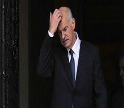 Papandreu istifa etti