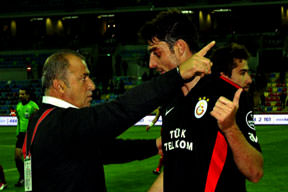 Riera'nın kaderi derbi maça bağlı