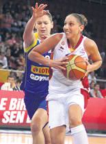 Kadınlar 5'te 5 yaptı