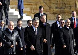 "Cumhuriyet emin ellerdedir"