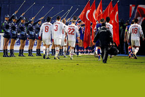 Enkazdan çıkamadık