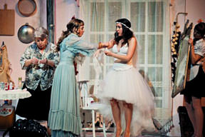 Tiyatroda Düğün var