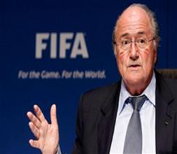 "Blatter yerini Platini'ye bırakmalı"
