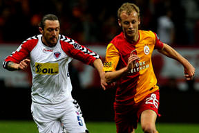 Tomas Ujfalusi'den genç Semih'e derbi dersi!