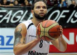 Kara Kartal Deron Williams ile uçuyor