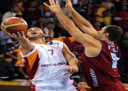 Galatasaray Trabzon'a fark attı