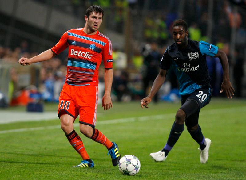 Dia gidiyor Gignac geliyor