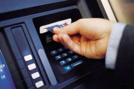 ATM’deki gizli kamerayı vatandaşlar fark etti