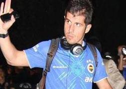 Emre yuvadan uçuyor mu?