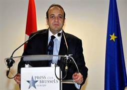 "Babanın partisi kapatılacak"