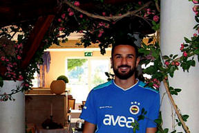 Serdar Kesimal zehirlendi