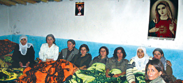 PKK kampında çekilen çarpıcı fotoğraf!-1